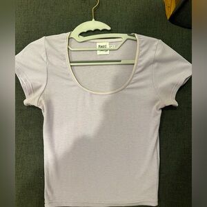 Princess Polly T-Shirt in a lilac purple color- great condition!!